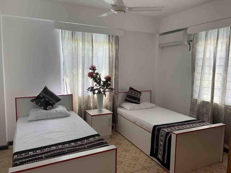 Modern With Class Near Airport Villa Nadi Bagian luar foto